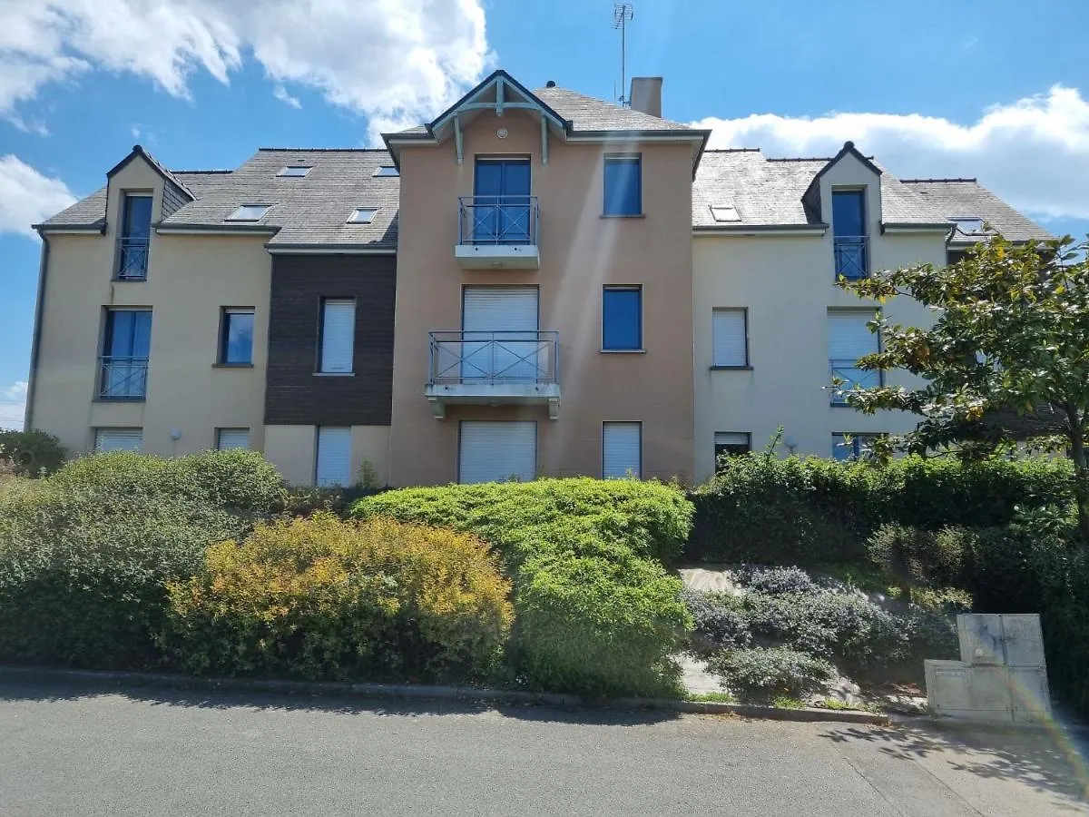 Apartment Les Jardins De Botero By Interhome Dinard